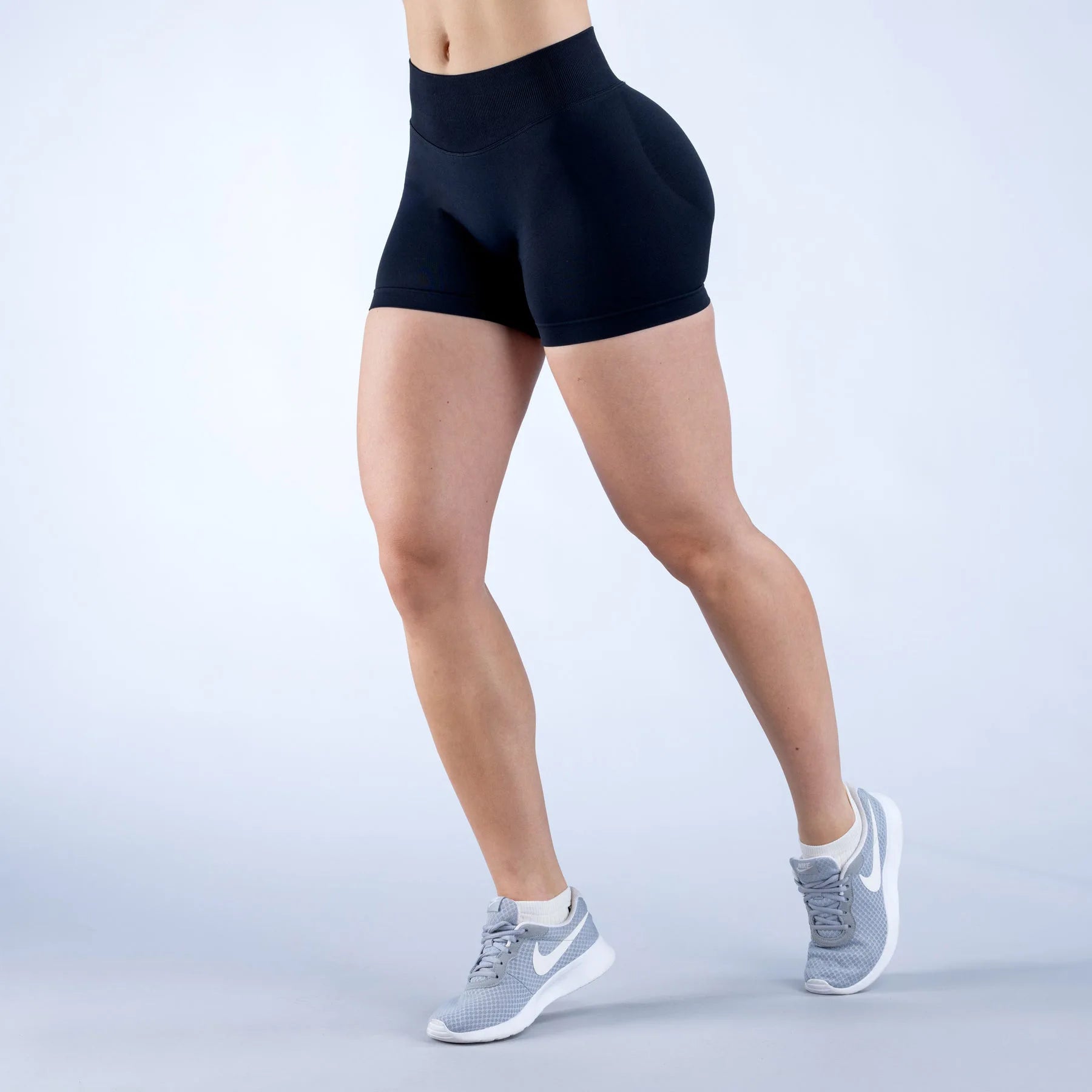 Form Fit Shorts - Soliqlo