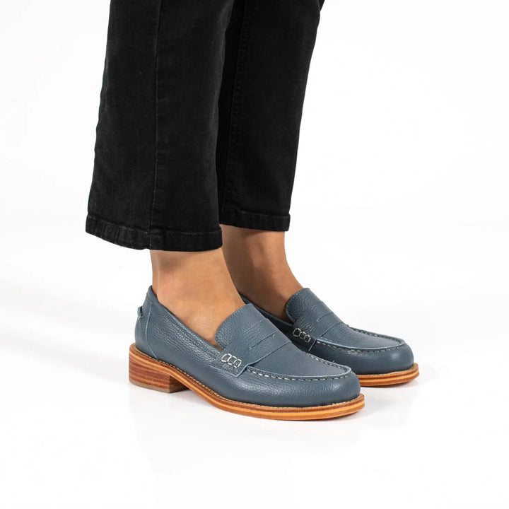 IcyLux Loafers - Soliqlo