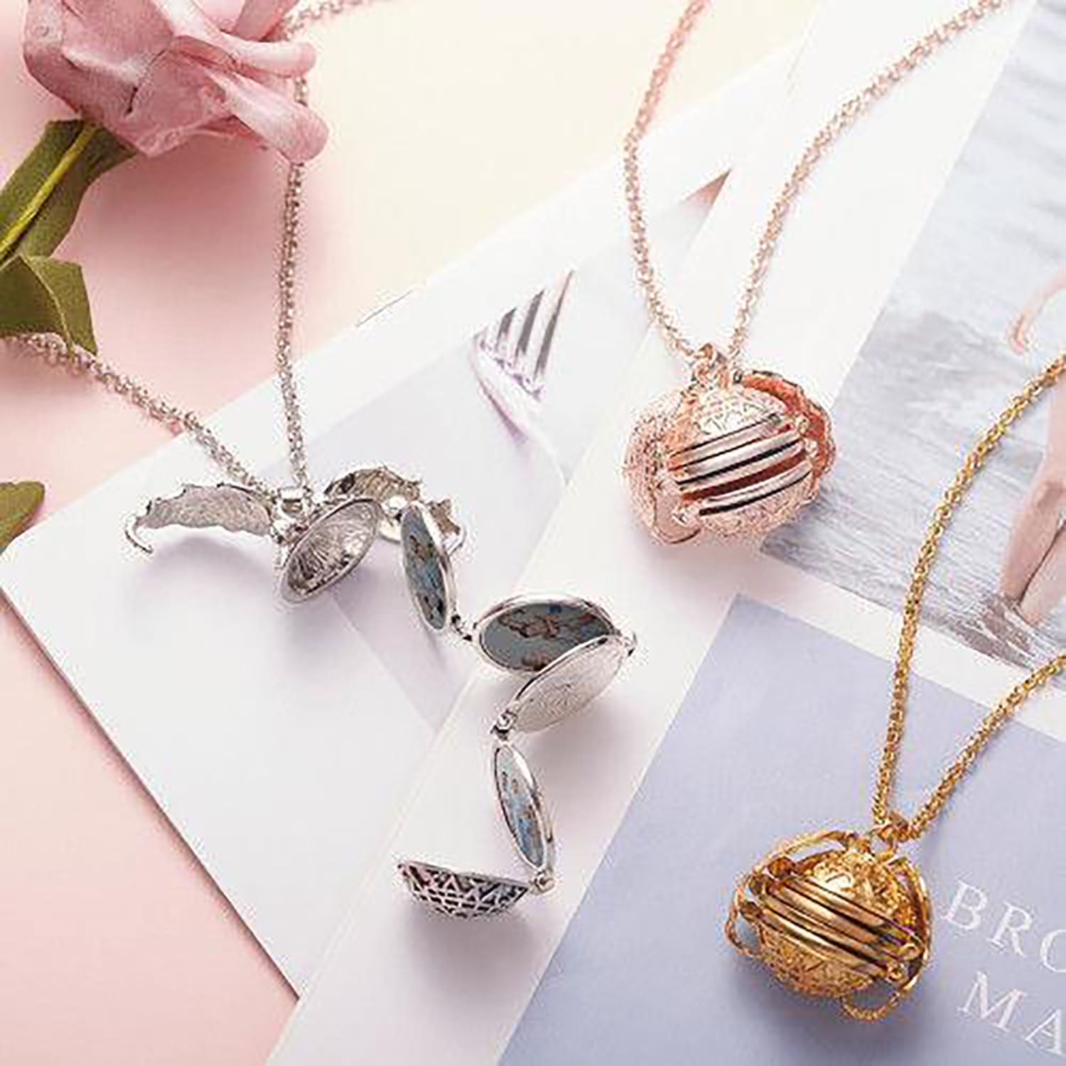 lusailstore - Foldable Photo Pendant Accessories - Soliqlo