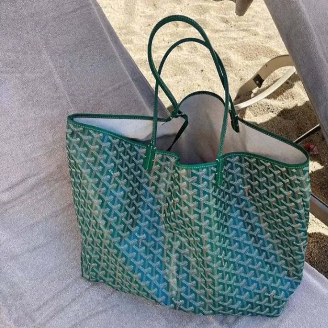 Vogue Voyager - Soliqlo